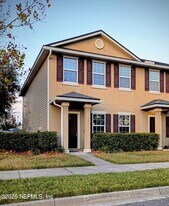 425 Oasis Ln in Orange Park, FL - Building Photo