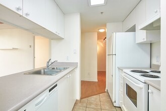 1188 Howe St in Vancouver, BC - Building Photo - Building Photo