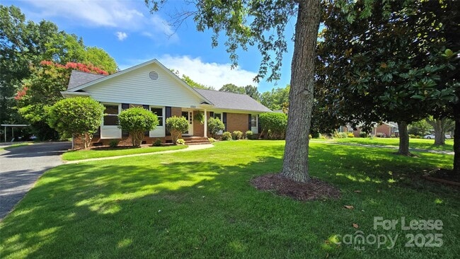 9124 Sandburg Ave in Charlotte, NC - Building Photo - Building Photo