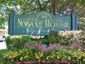 Newport Highlands in Rochester, NY - Building Photo - Building Photo