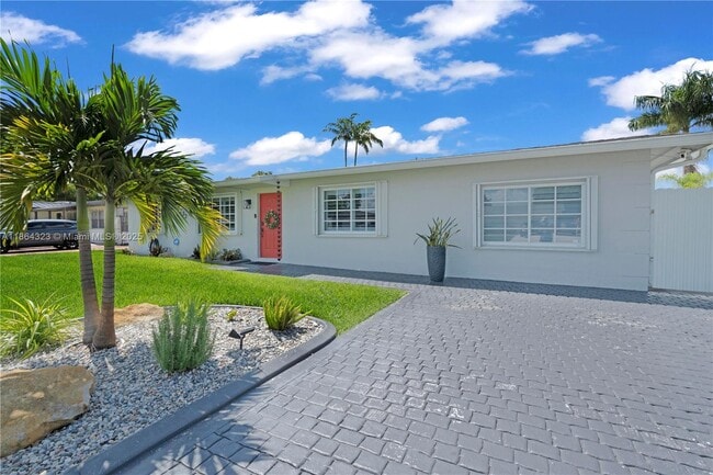 13232 SW 52nd Terrace in Miami, FL - Building Photo - Building Photo