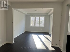 64 Kindred Row in Ottawa, ON - Building Photo - Building Photo