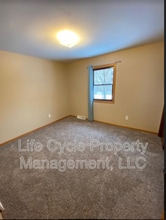 4321 Dawes Ct SE in Grand Rapids, MI - Foto de edificio - Building Photo