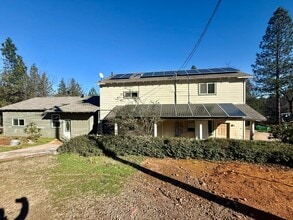 14009 Bitney Springs Rd in Nevada City, CA - Building Photo - Building Photo