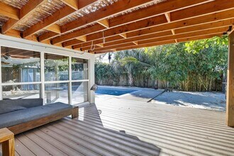 2740 NE 34th St in Fort Lauderdale, FL - Building Photo - Building Photo