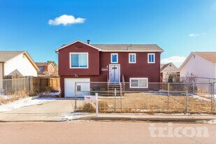 1865 Swearinger Dr in Colorado Springs, CO - Building Photo