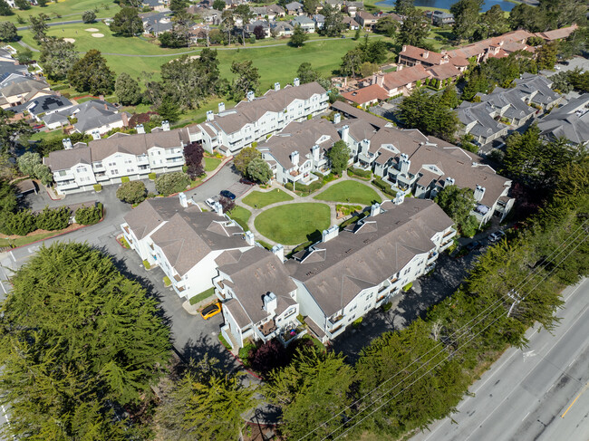 100-390 Troon Way in Half Moon Bay, CA - Foto de edificio - Building Photo