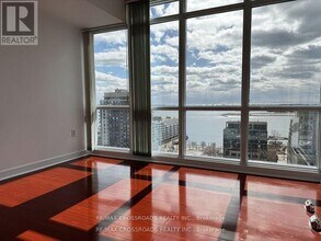 11 Brunel Ct in Toronto, ON - Building Photo - Building Photo