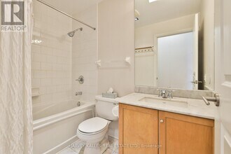 18-318 Yorkville Ave in Toronto, ON - Building Photo - Building Photo