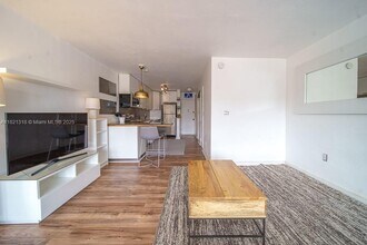 1100 11th St in Miami Beach, FL - Building Photo - Building Photo