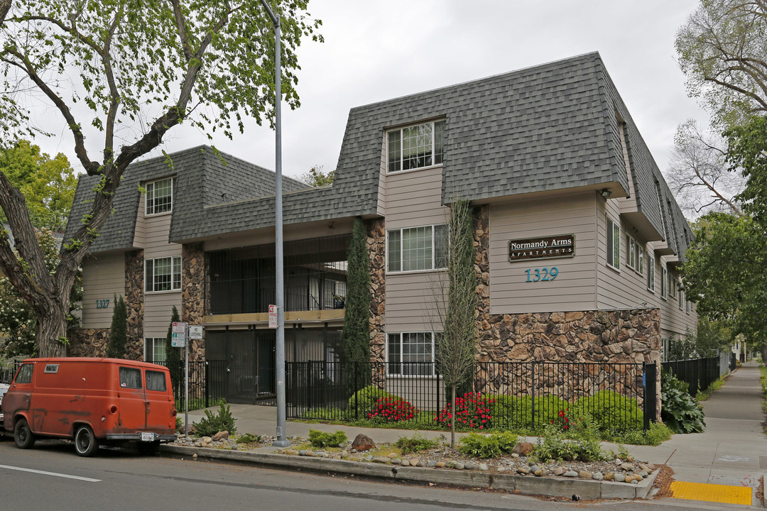 Normandy Arms Apartments in Sacramento, CA - Building Photo