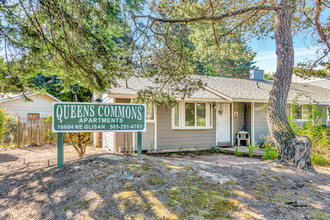 Queens Commons in Portland, OR - Building Photo - Building Photo