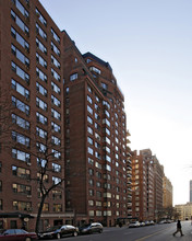 45 East End Ave in New York, NY - Foto de edificio - Building Photo