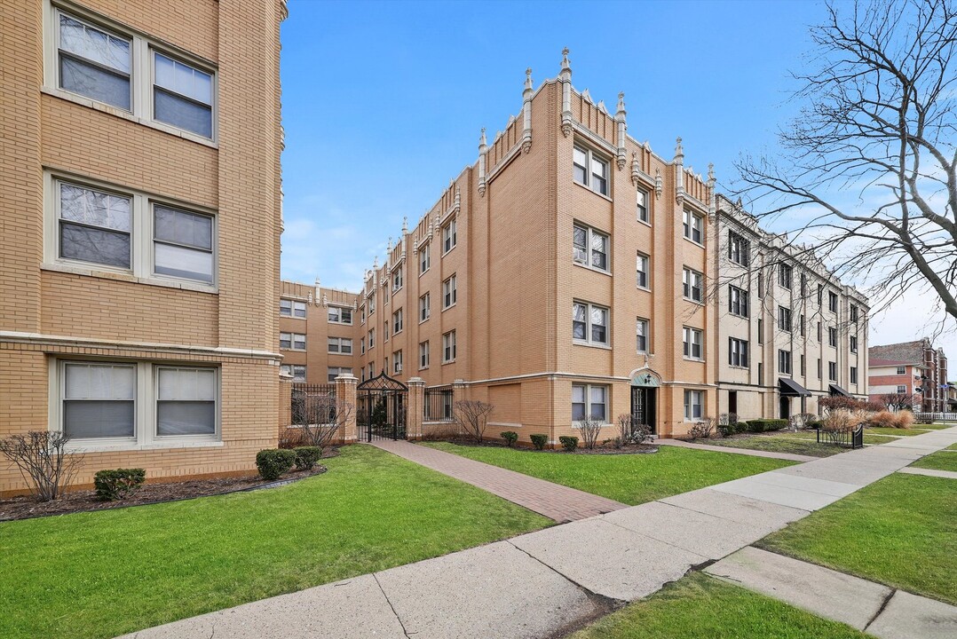 1925b Grove Ave in Berwyn, IL - Building Photo