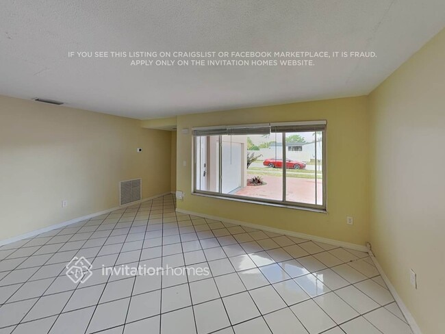 9394 NW 19th Pl in Sunrise, FL - Building Photo - Building Photo