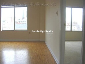 325 Franklin St, Unit 308 in Cambridge, MA - Foto de edificio - Building Photo