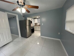 1872 NW 1st St in Miami, FL - Foto de edificio - Building Photo