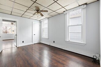 28 E 49th St in Bayonne, NJ - Building Photo - Building Photo