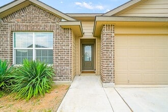 13111 Whisper Xing in San Antonio, TX - Building Photo - Building Photo