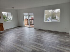 1657-1661 River Rd in Eugene, OR - Building Photo - Building Photo