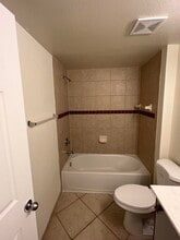 6510 Emerald Dunes Dr, Unit 304 in Wellington, FL - Foto de edificio - Building Photo