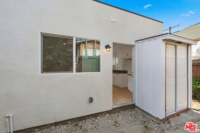 property at 222 E Vernon Ave