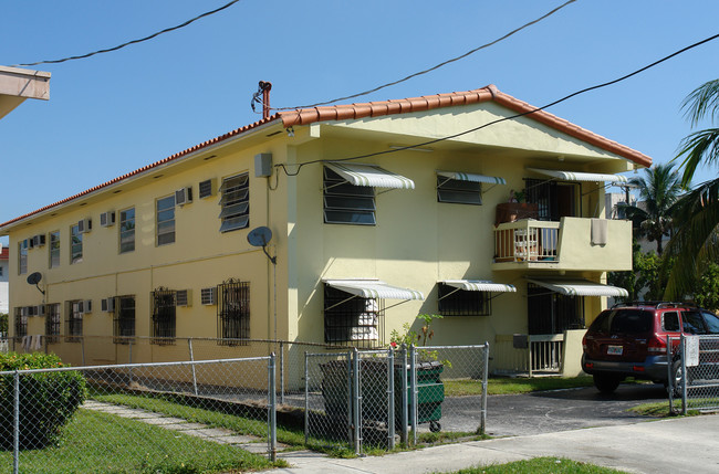 1245 SW 5th St in Miami, FL - Building Photo - Building Photo