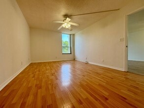 7173 Orange Dr in Davie, FL - Building Photo - Building Photo