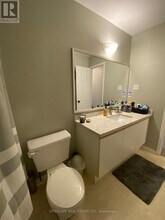1050-1050 Bristol Rd W in Mississauga, ON - Building Photo - Building Photo