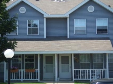 7th Street Townhomes in Monticello, MN - Foto de edificio - Building Photo