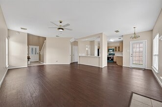 9111 Winkbow Dr in Houston, TX - Building Photo - Building Photo