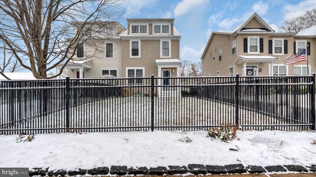 1833 Drew St in Annapolis, MD - Building Photo