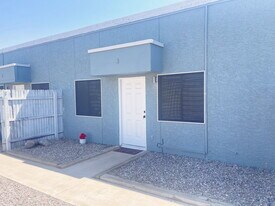 2061 S Apache Dr in Apache Junction, AZ - Building Photo