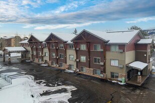 Oxbow Apartments in Steamboat Springs, CO - Building Photo