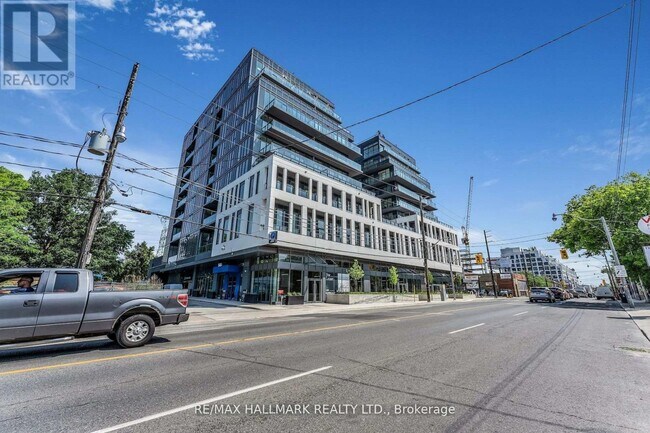 500 Dupont St in Toronto, ON - Building Photo - Building Photo