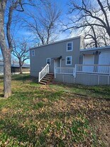 7202 Base St in Azle, TX - Building Photo