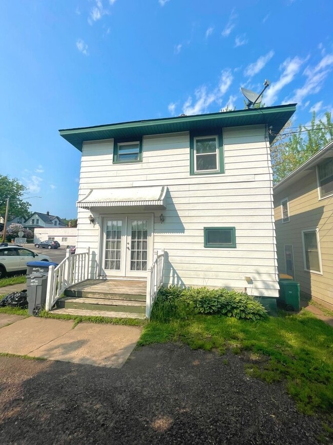 825 N 10th Ave E in Duluth, MN - Building Photo - Building Photo