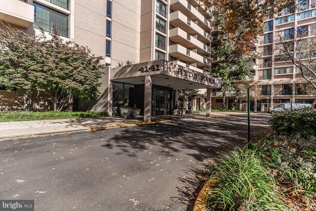 4141 Henderson Rd in Arlington, VA - Building Photo - Building Photo