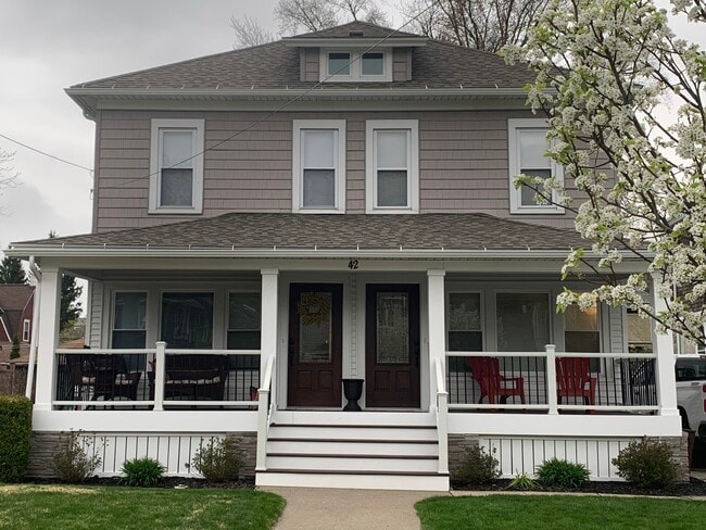 42 Bennett Ave, Unit 2