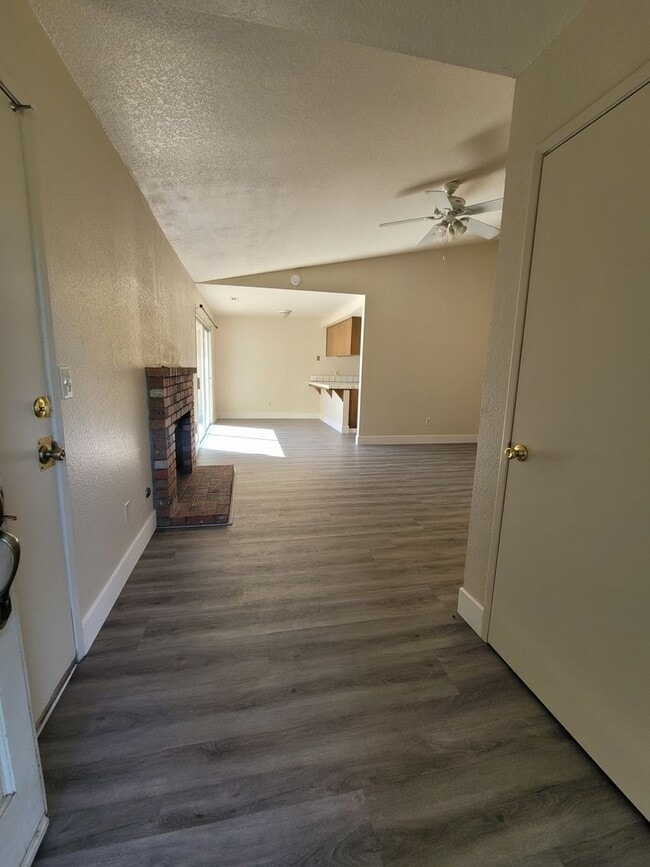 1308 Fernview Dr in Modesto, CA - Building Photo - Building Photo