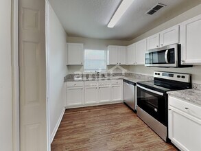 1305 Cinda Ct in St. Cloud, FL - Building Photo - Building Photo