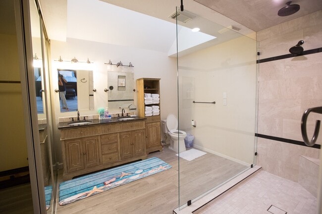 property at 3007 Willowbend Rd