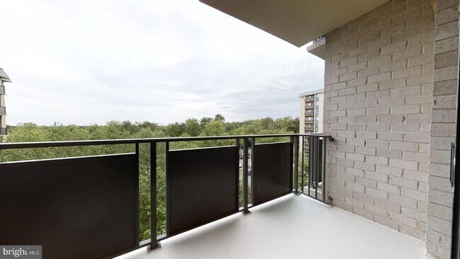 3100 S Manchester St in Falls Church, VA - Foto de edificio - Building Photo