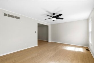 7375 Freestate Dr in Middletown, MD - Foto de edificio - Building Photo