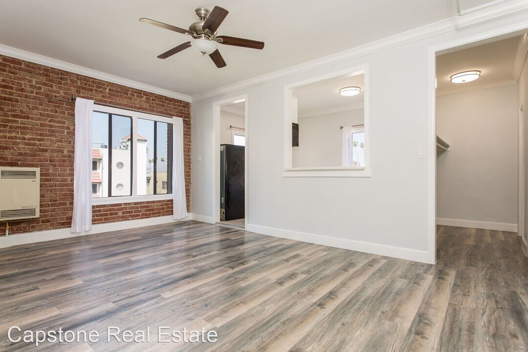 238 S Mariposa Ave in Los Angeles, CA - Building Photo