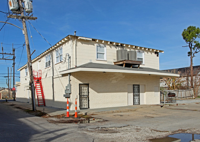 4201 Downman Rd in New Orleans, LA - Building Photo - Building Photo