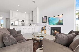 141 S Atlantic Ave in Cocoa Beach, FL - Building Photo - Building Photo