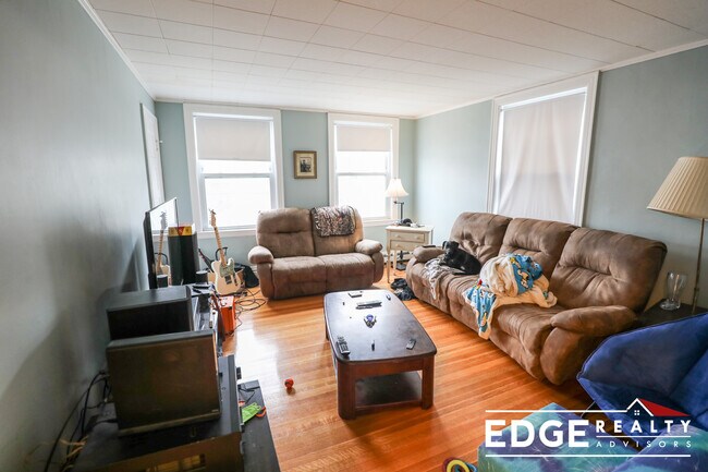 43 Newcastle Rd in Boston, MA - Building Photo - Building Photo