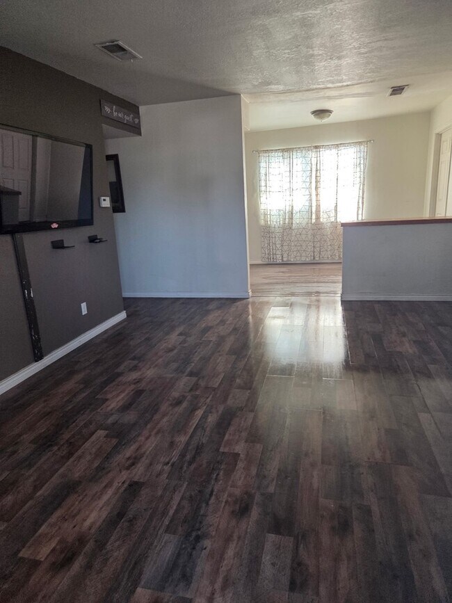 452 N Ave B in Kermit, TX - Building Photo - Building Photo