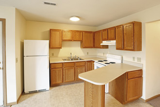 Lakeland Villa Apartments in Warsaw, IN - Building Photo - Interior Photo